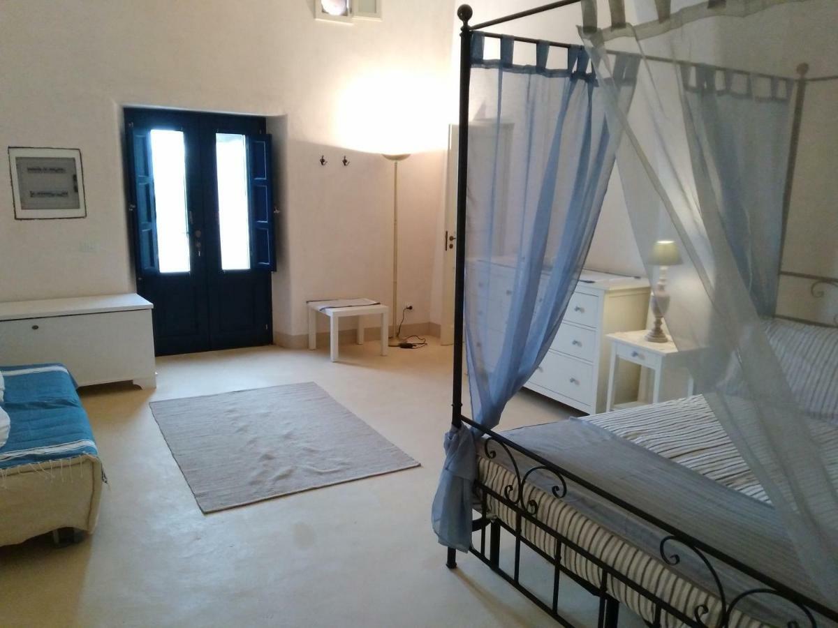 Alicudi Giardino Dei Carrubi- Al Gradino 365 Bed & Breakfast エクステリア 写真