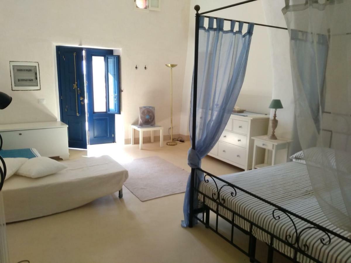 Alicudi Giardino Dei Carrubi- Al Gradino 365 Bed & Breakfast エクステリア 写真