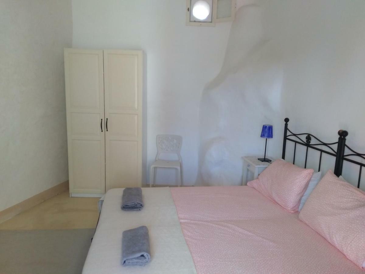 Alicudi Giardino Dei Carrubi- Al Gradino 365 Bed & Breakfast エクステリア 写真